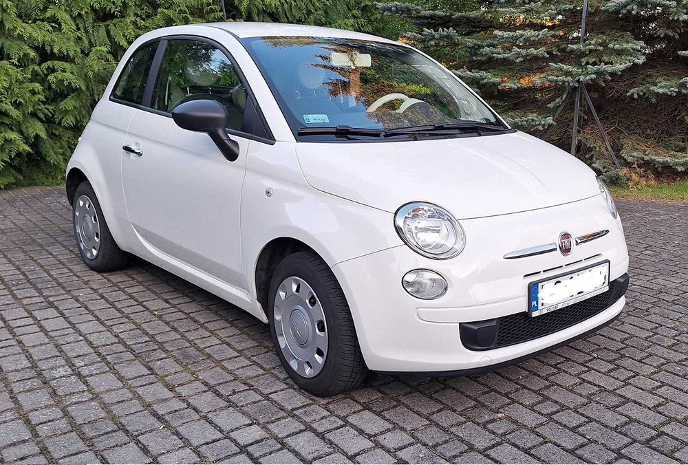 Fiat500, rok2015,niski przebieg 58263 km z oponami zima-lato