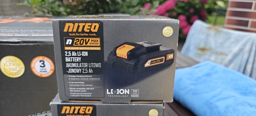 Akumulatorowa piła łańcuchowa NITEO 20V Max + 2x bateria + ładowarka
