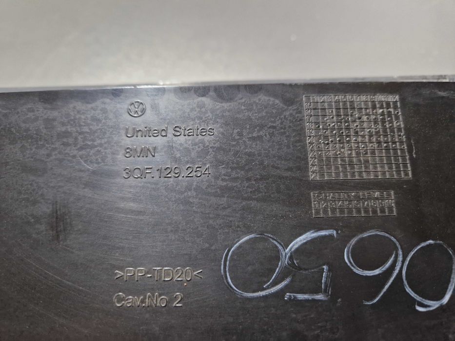 Повітрозабірник направляючі повітря Volkswagen Atlas 3.6 2020 2021+