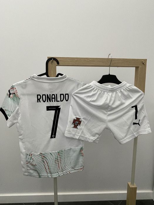 Equipamento Ronaldo Portugal criança