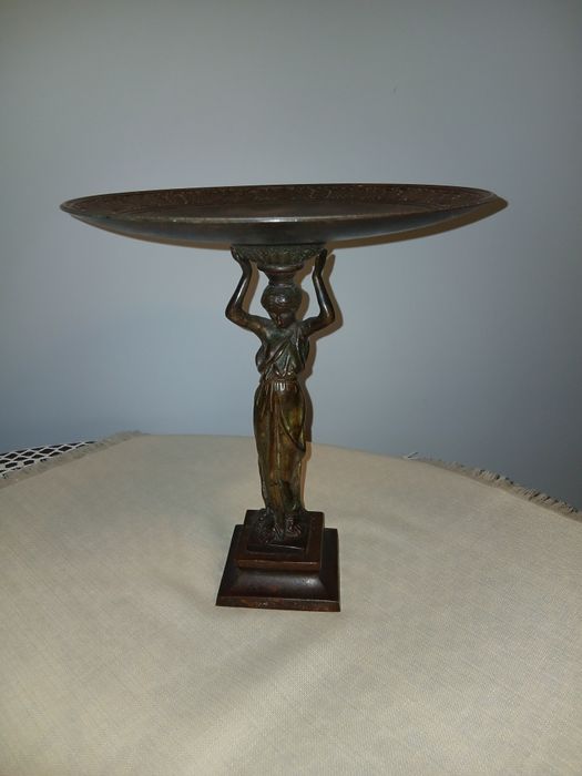 Patera na nodze antyczna