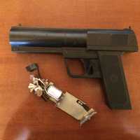 Пистолет от игры "Тир Световой" и водяной пистолет СССР 1980 годы
