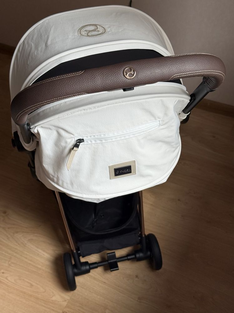 Прогулянкова коляска Cybex Coya
