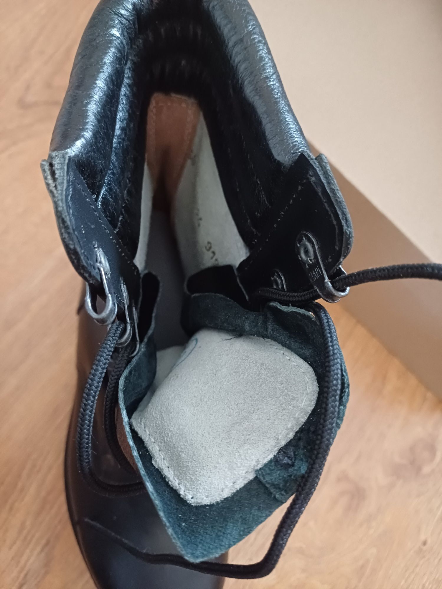 Buty wojskowe, 24 + gratis skarpetki