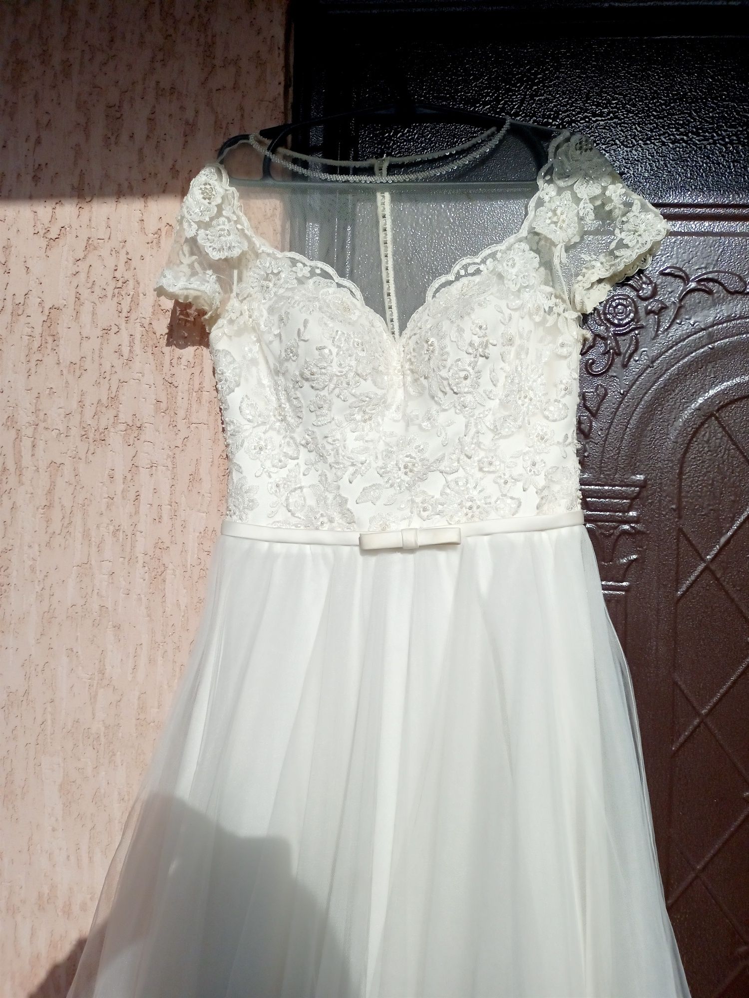 Весільна сукня, свадебное платье (фата, круги, туфлі 37 розміру)