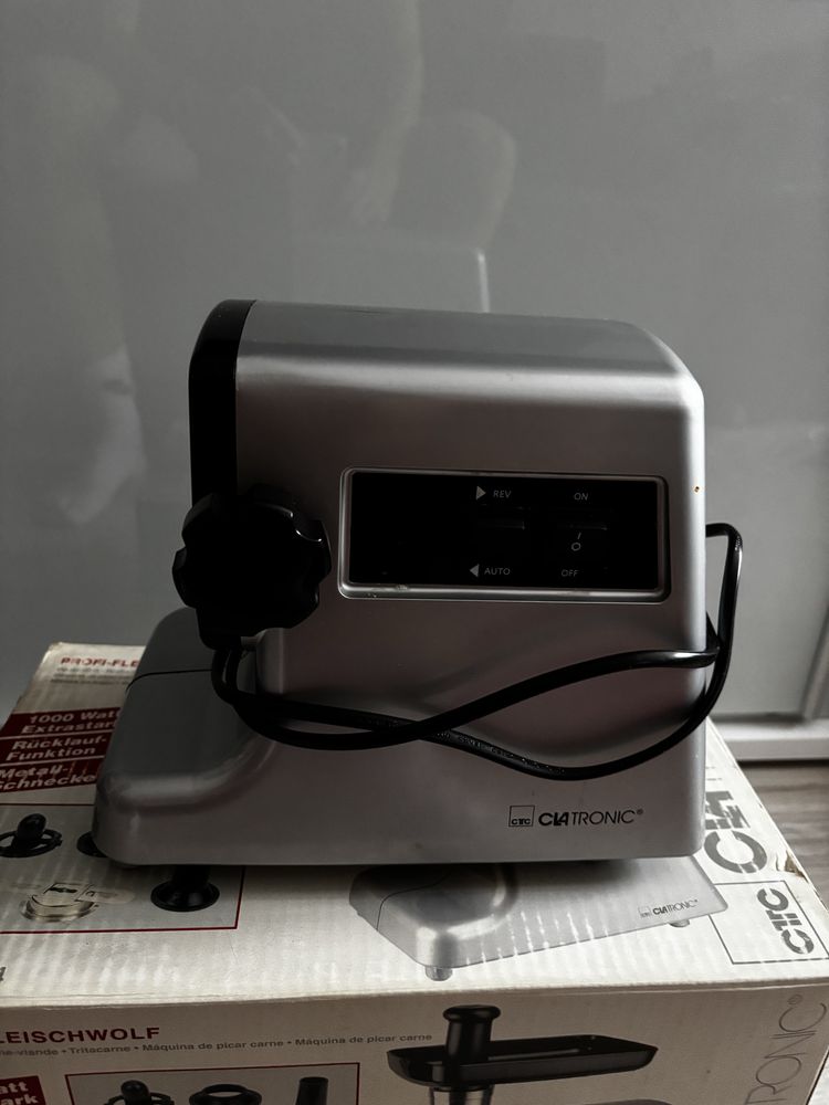 maszynka do mielenia mięsa, model FW 2684.