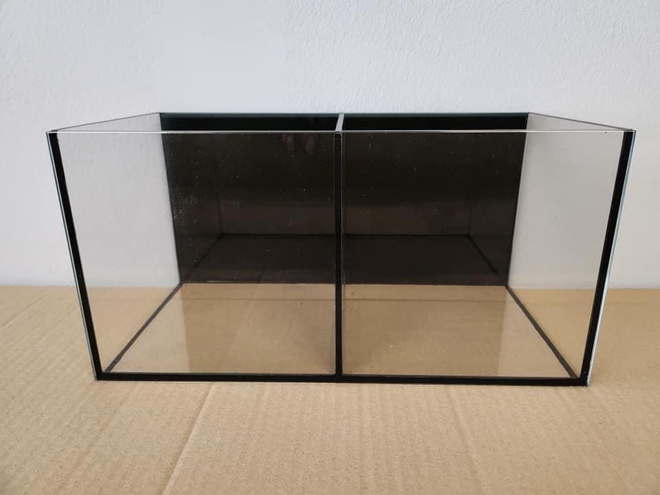 Akwarium z czarnym tyłem - czarne tło. 30x40x40cm