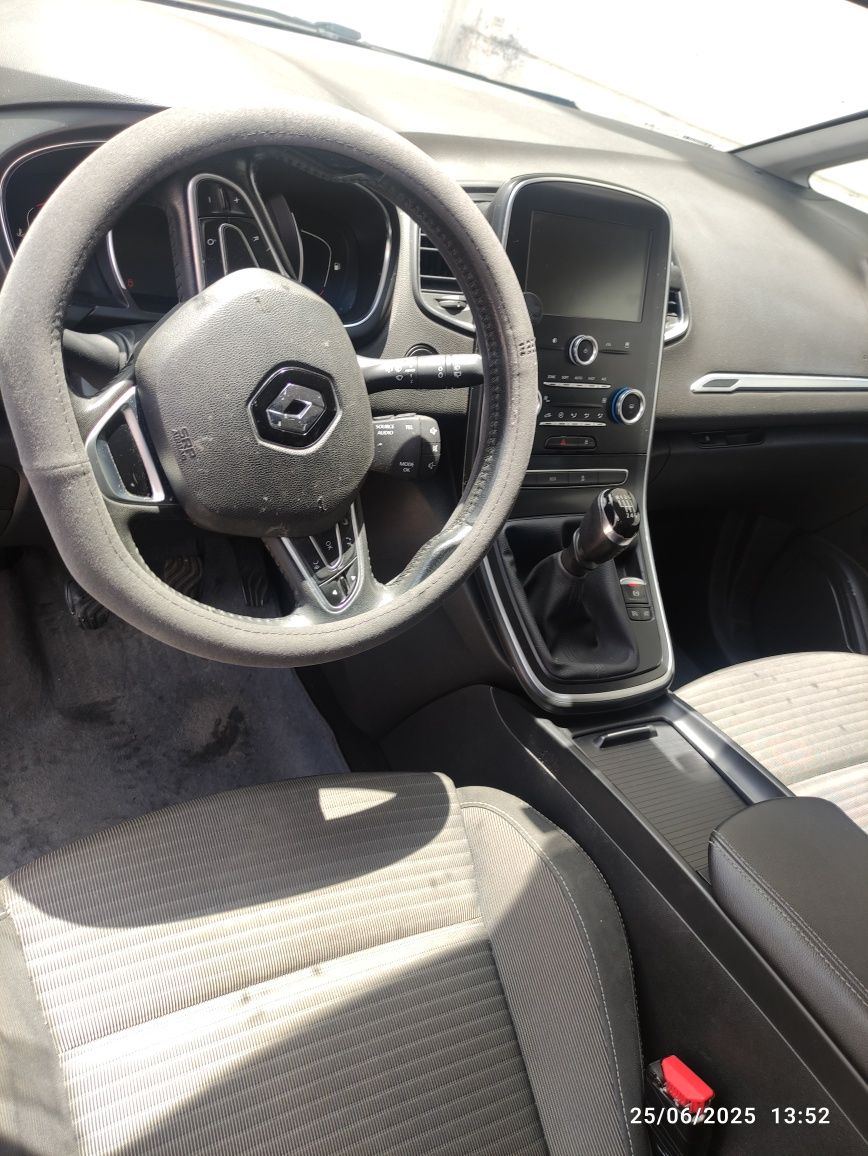 Renault Grande Scenic 1.5 dci 7L