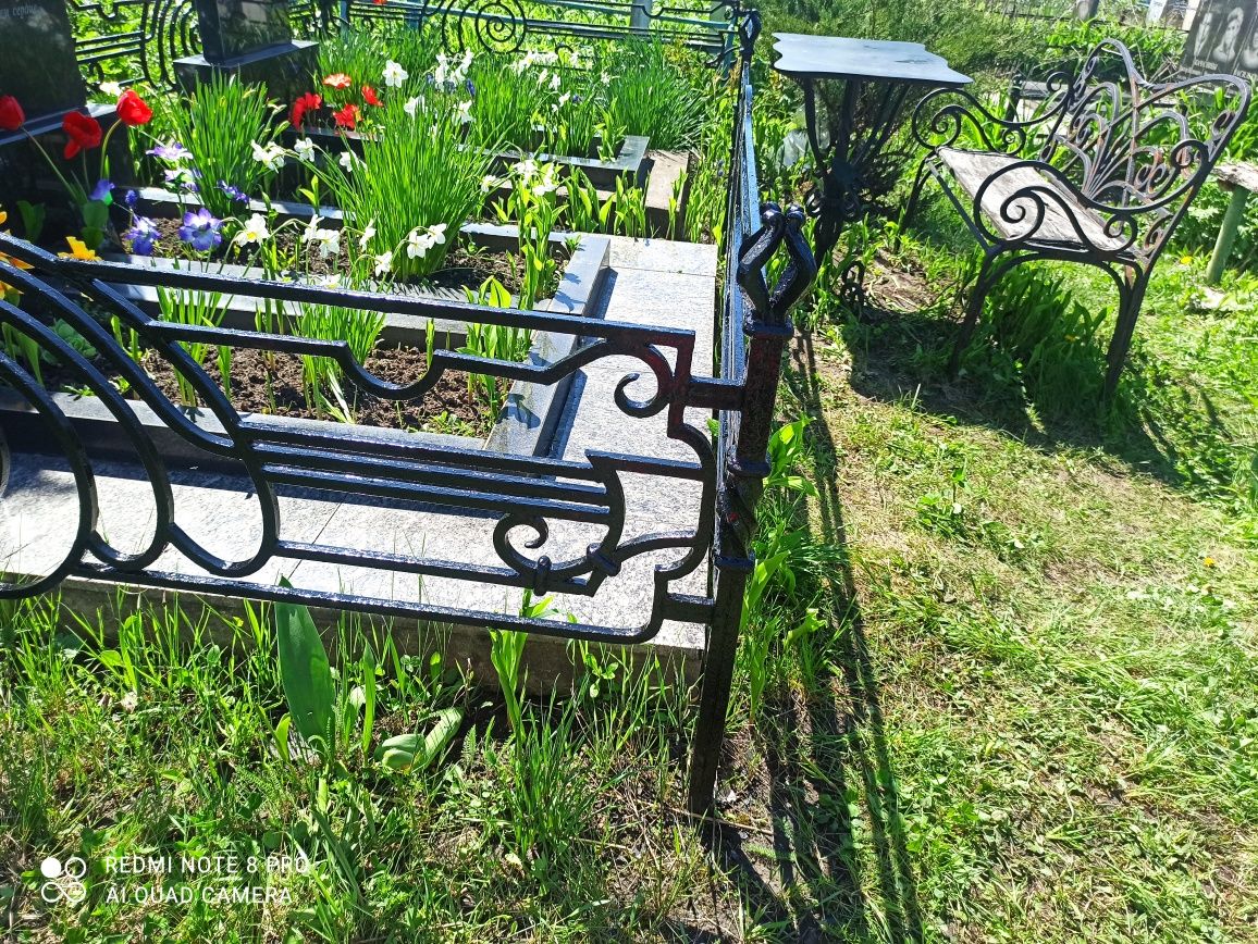 Ограда кованая б/у оградка ритуальная ковка столик лавочка на кладбище