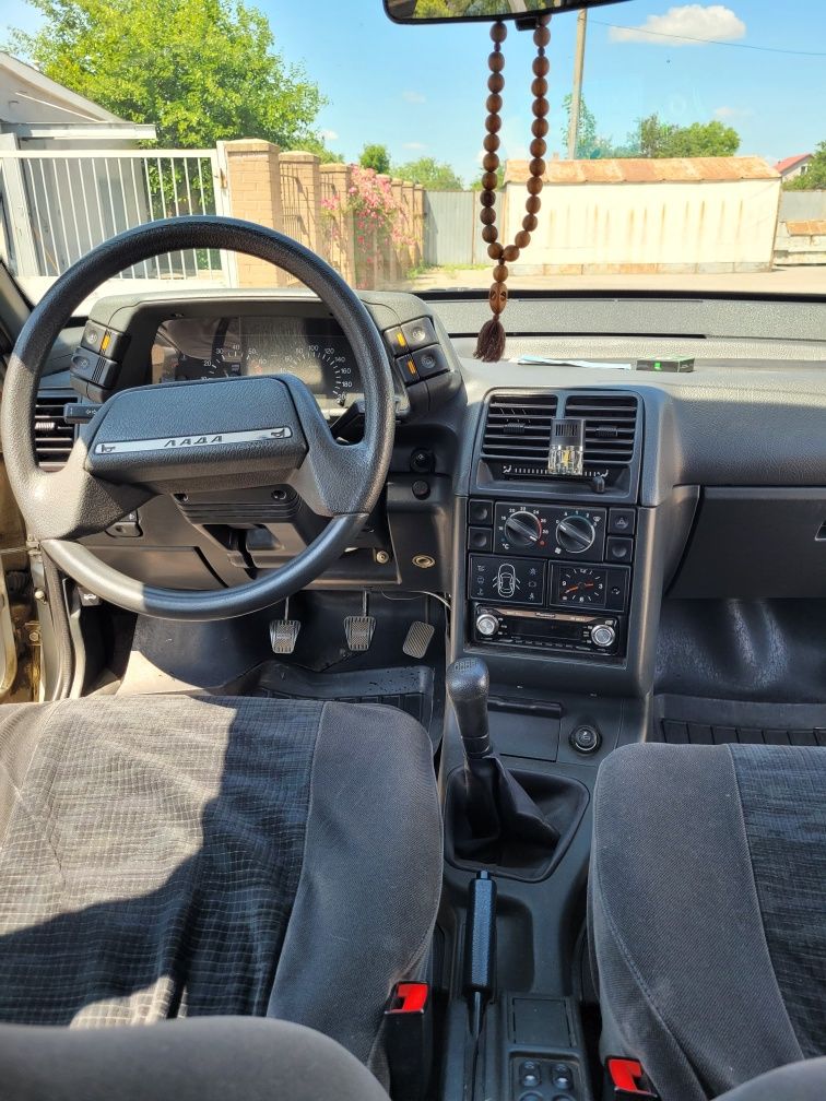 Автомобіль ВАЗ 2110