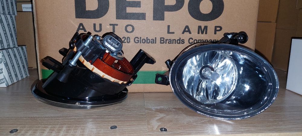 Противотуманки галогенки туманки Touareg Golf Caddy Jetta Tiguan пасат