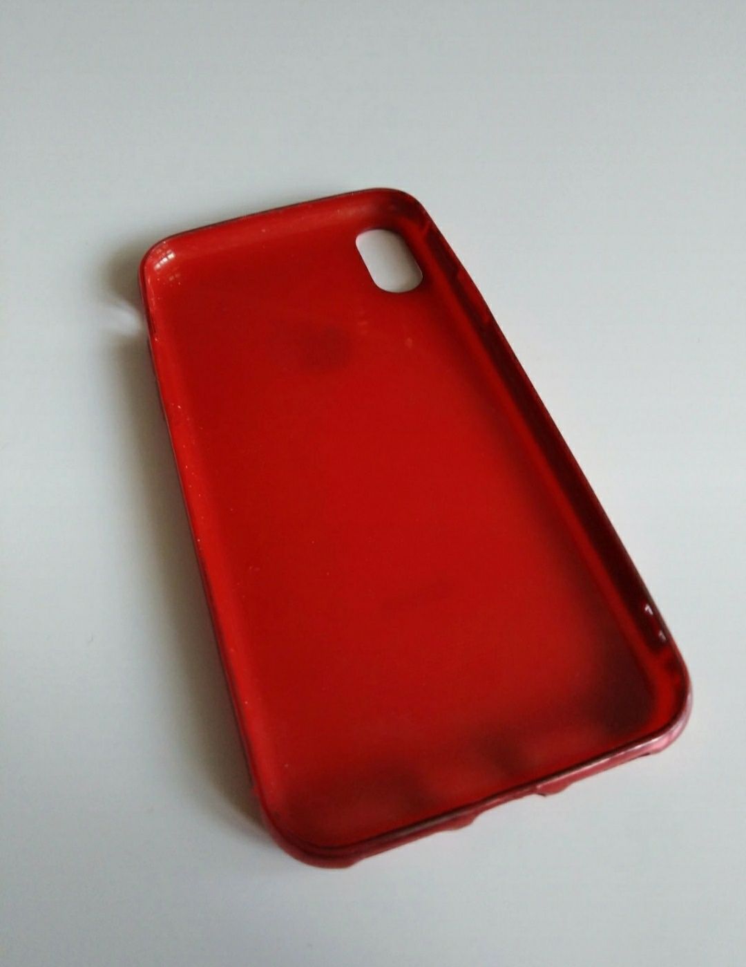 Etui iPhone czerwone .