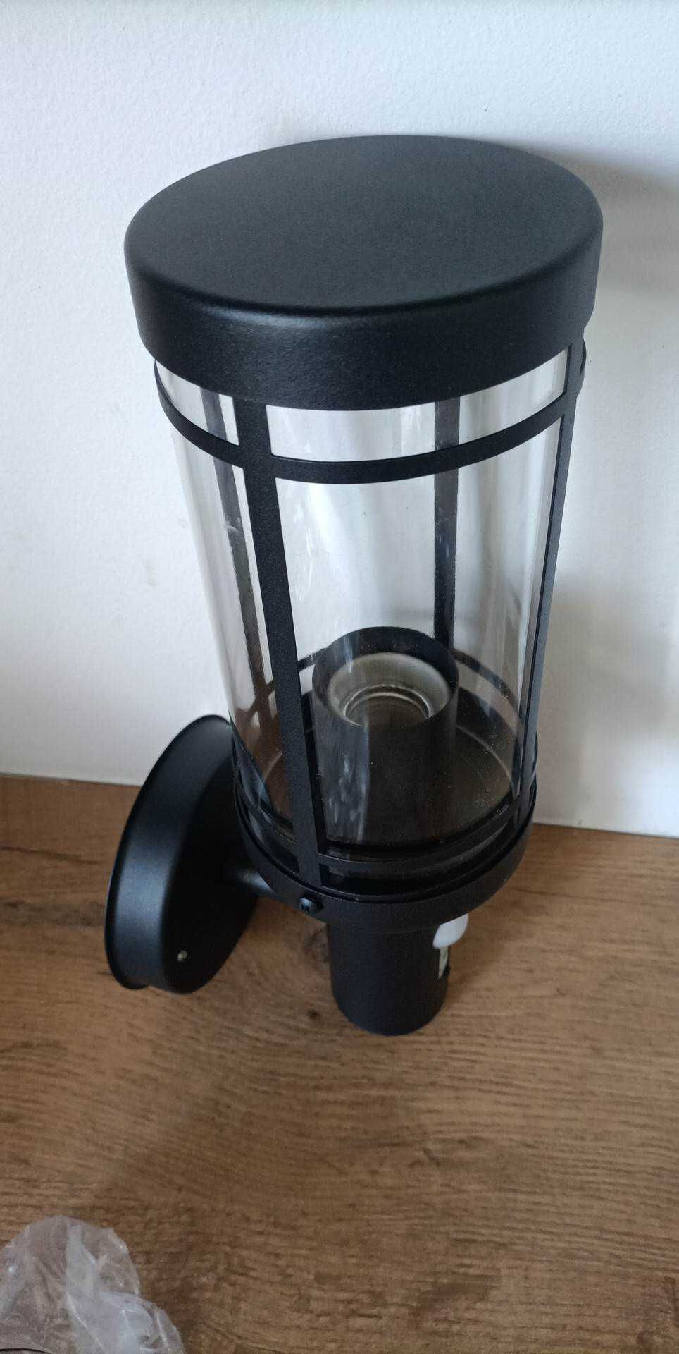 Lampa z czujnik ruchu, styl nowoczesny, kolor CZARNY