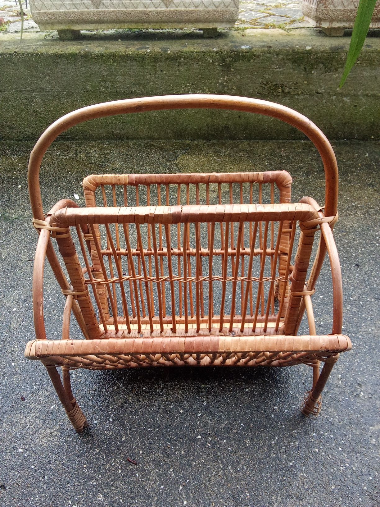 Cesta vintage de madeira / palha