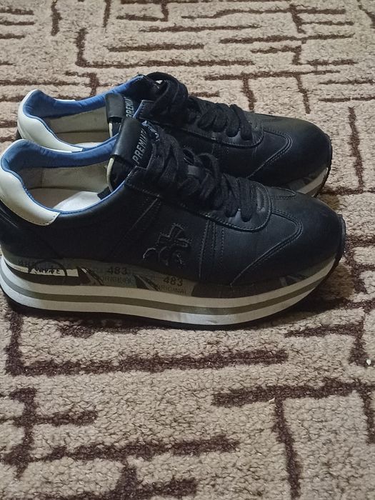 Premiata veja Adidas