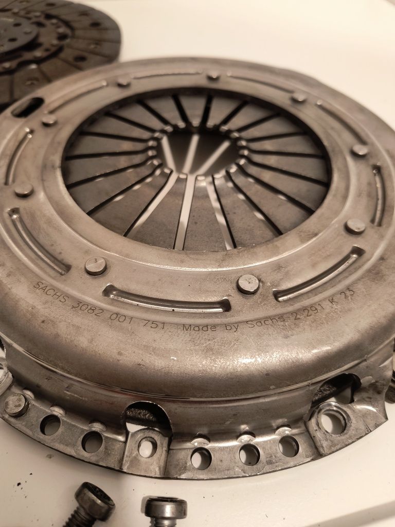 Маховик (зчеплення) комплект SACHS  2294 000 111 VOLVO FORD 2.0D 2024р