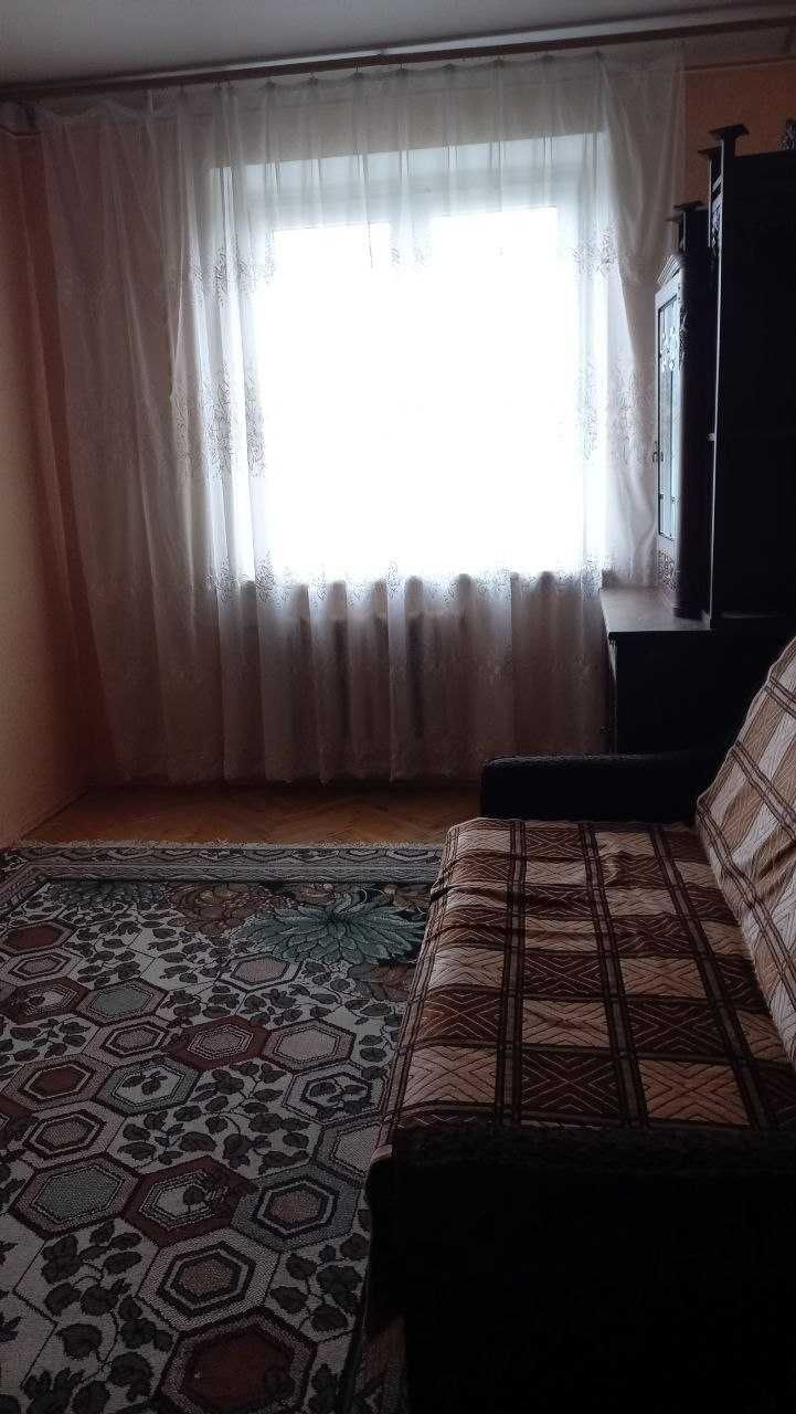 Оренда 2х кімнатної квартири вул Хоткевича