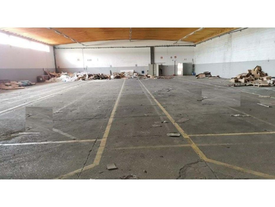 Armazém na Zona Industrial de Muge, Santarém