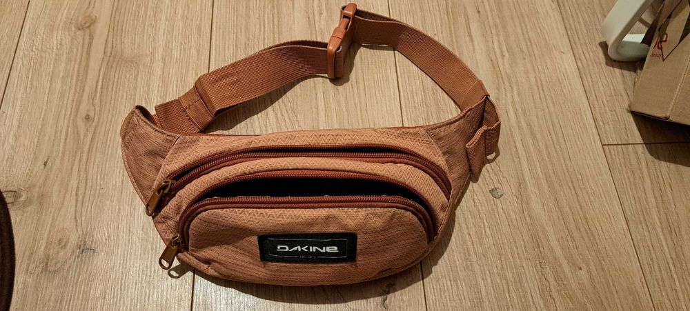 Nerka Saszetka Dakine Hip Pack