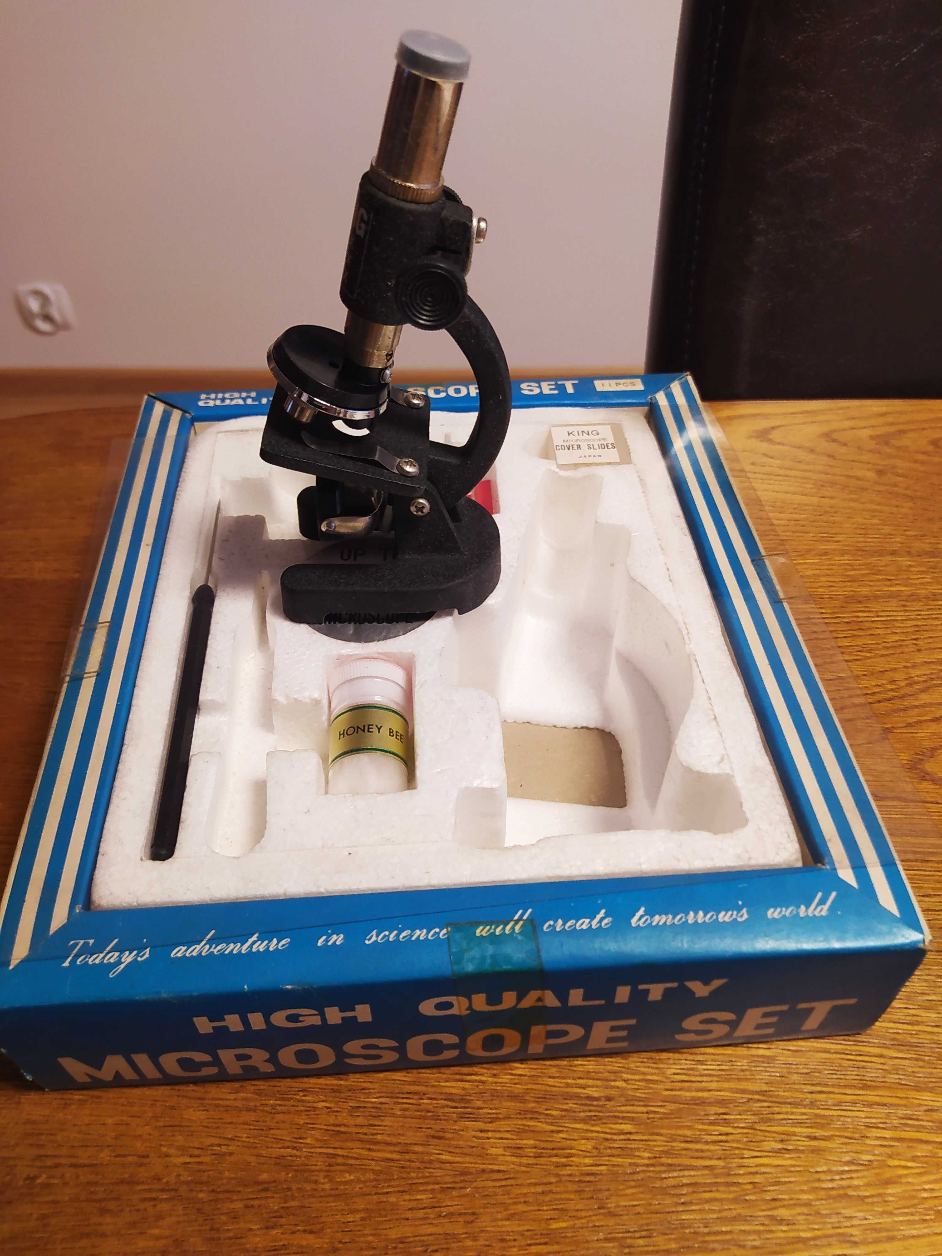 Mikroskop zabawka z lat 80 XX w. produkcji japońskiej