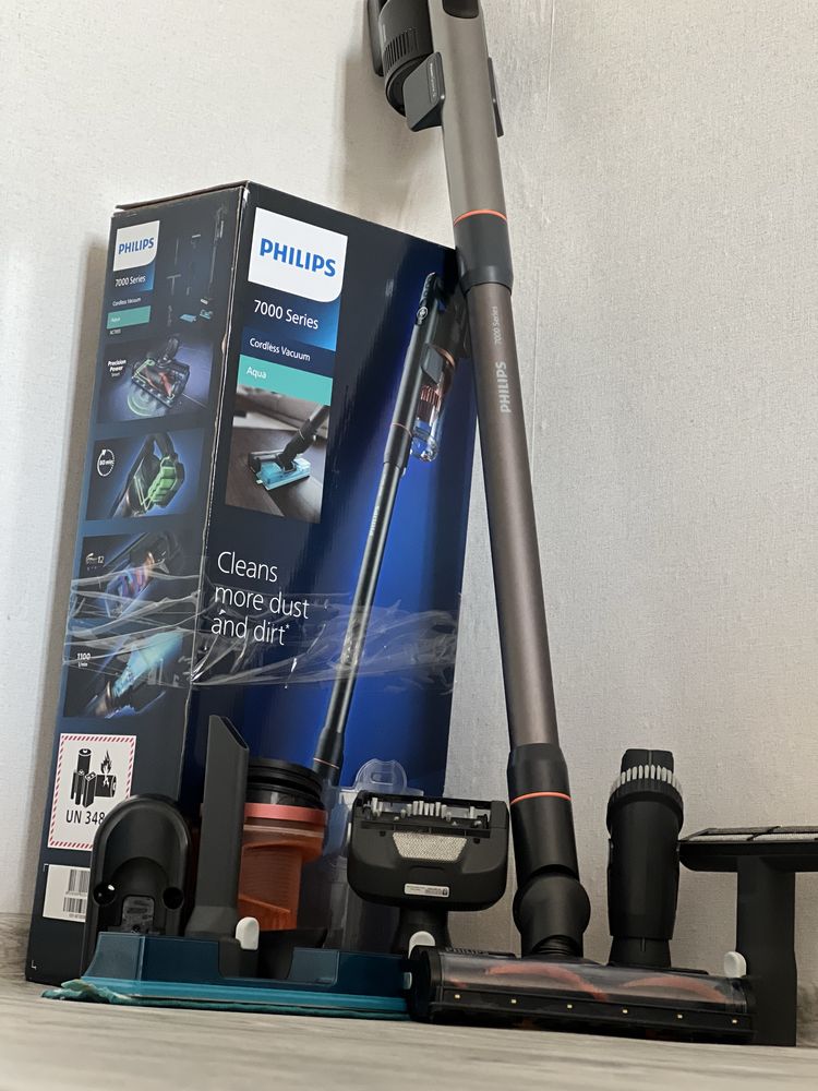 Пилесос Philips 7000 series aqua