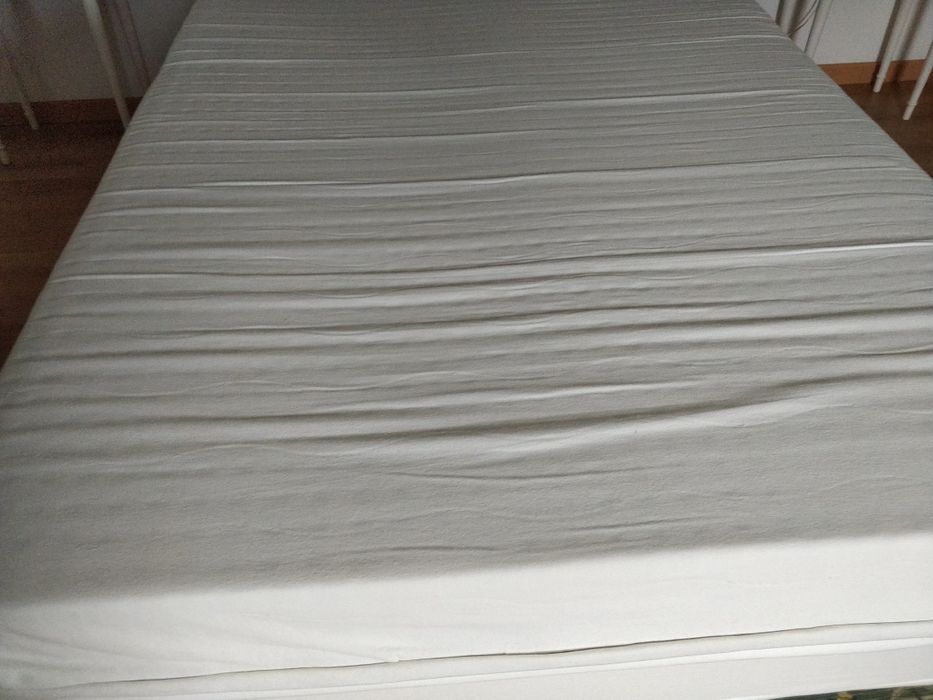 Colchão látex IKEA