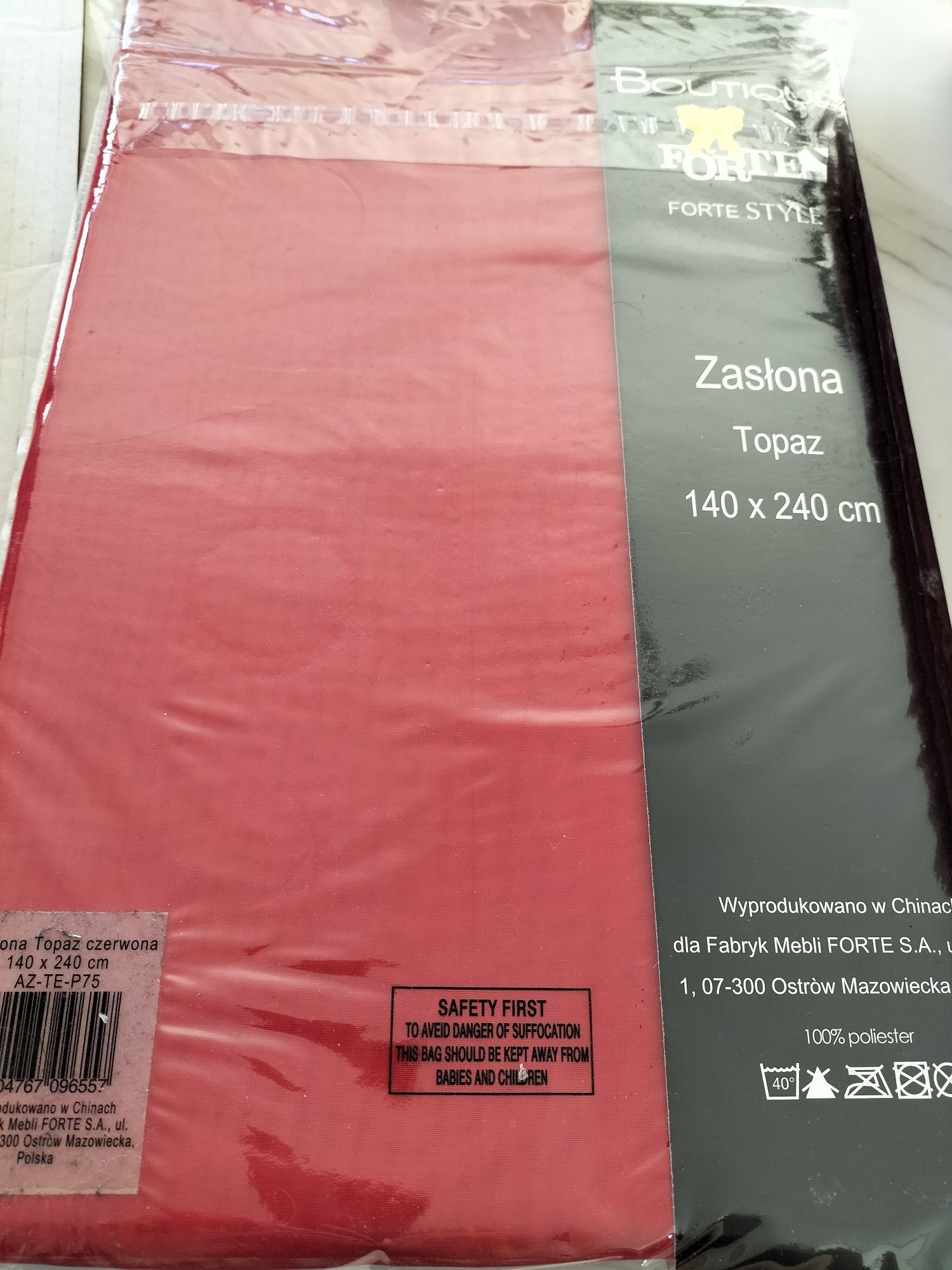 Sprzedam nowe,czerwone zasłony 140x240