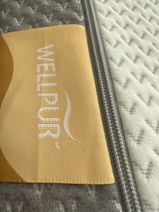 Tapicerowane lożko ze stalażem i materacem 160x200