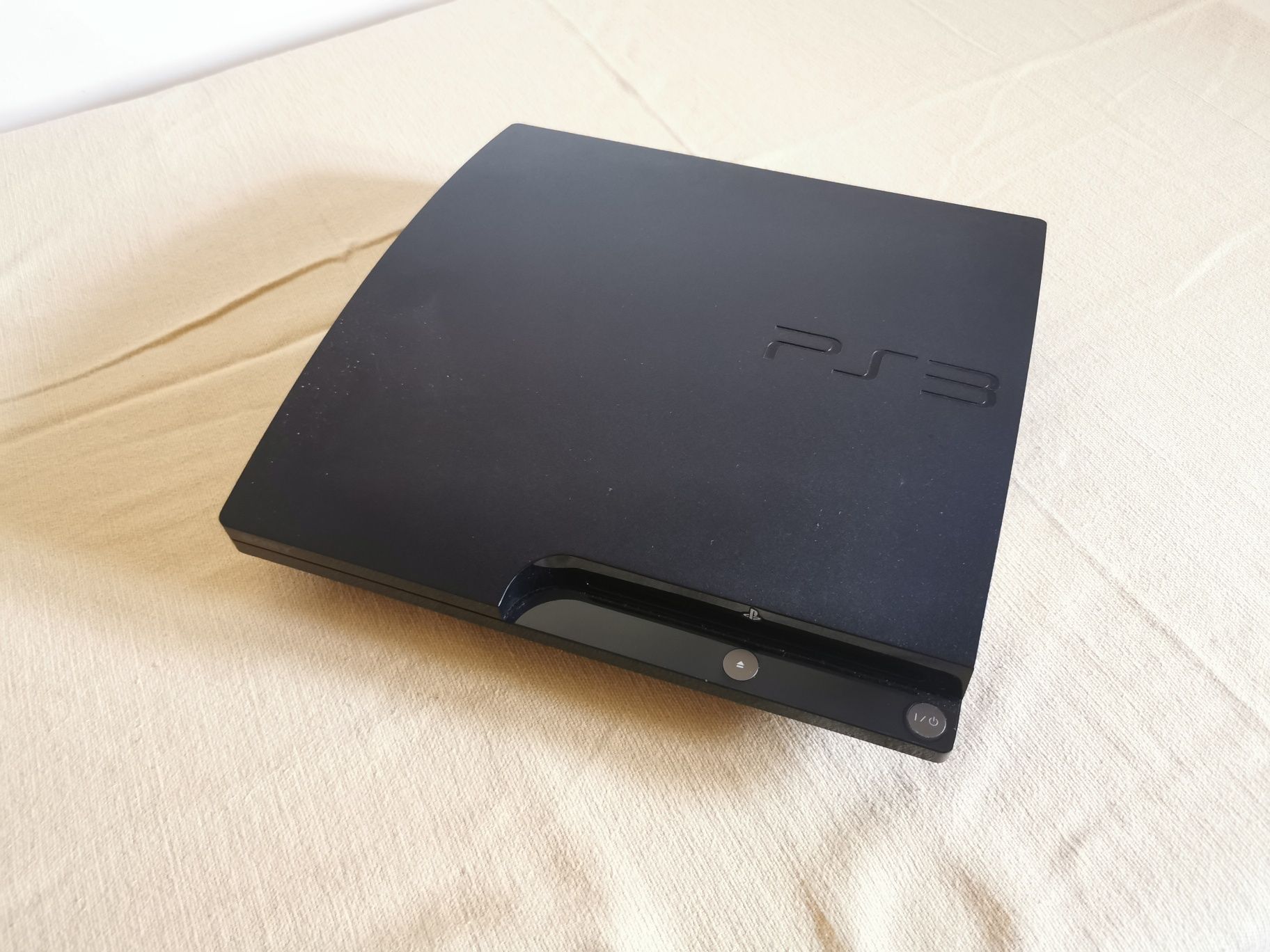 PlayStation 3 + 24 Jogos