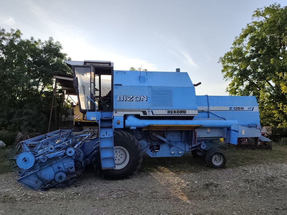 Kombajn Bizon REKORD Z-058 z sieczkarnią