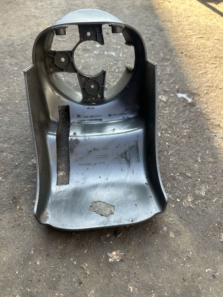 Кожух руля Mercedes Vito 639, Viano пластик подрулевой A6396881106