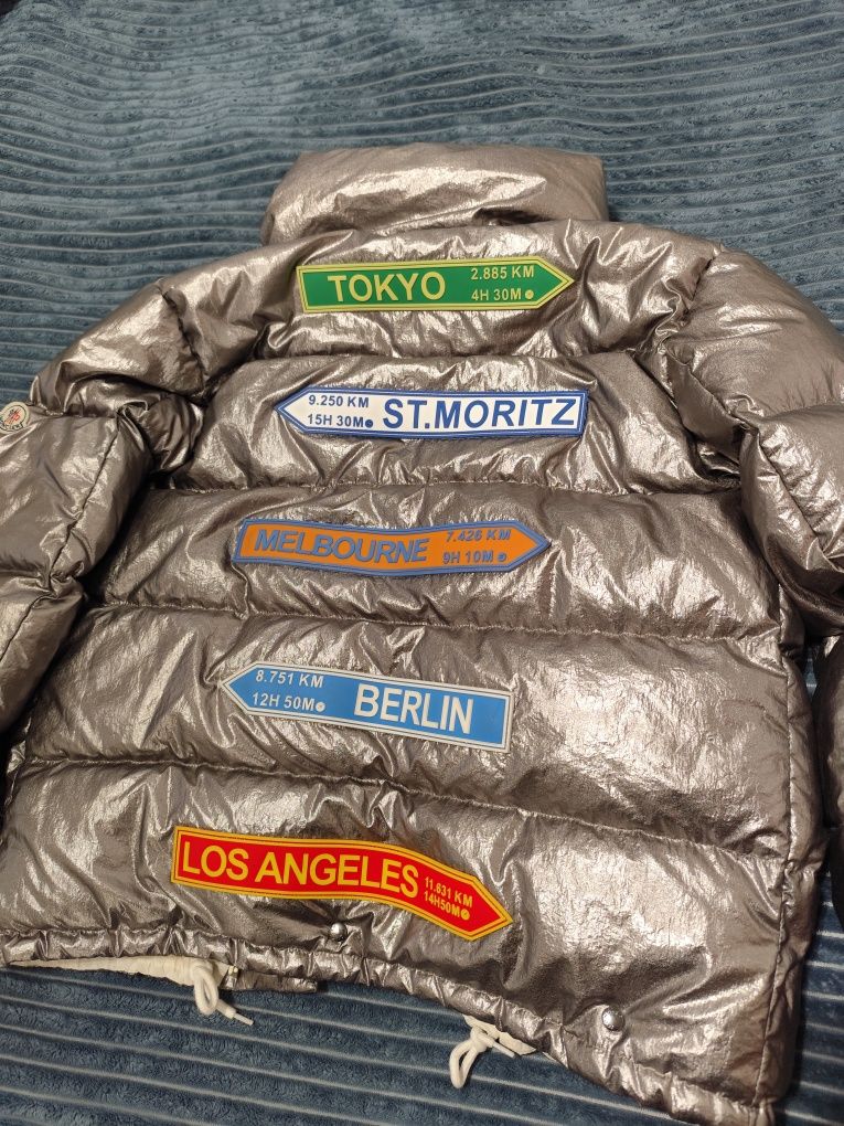 Пуховик moncler.