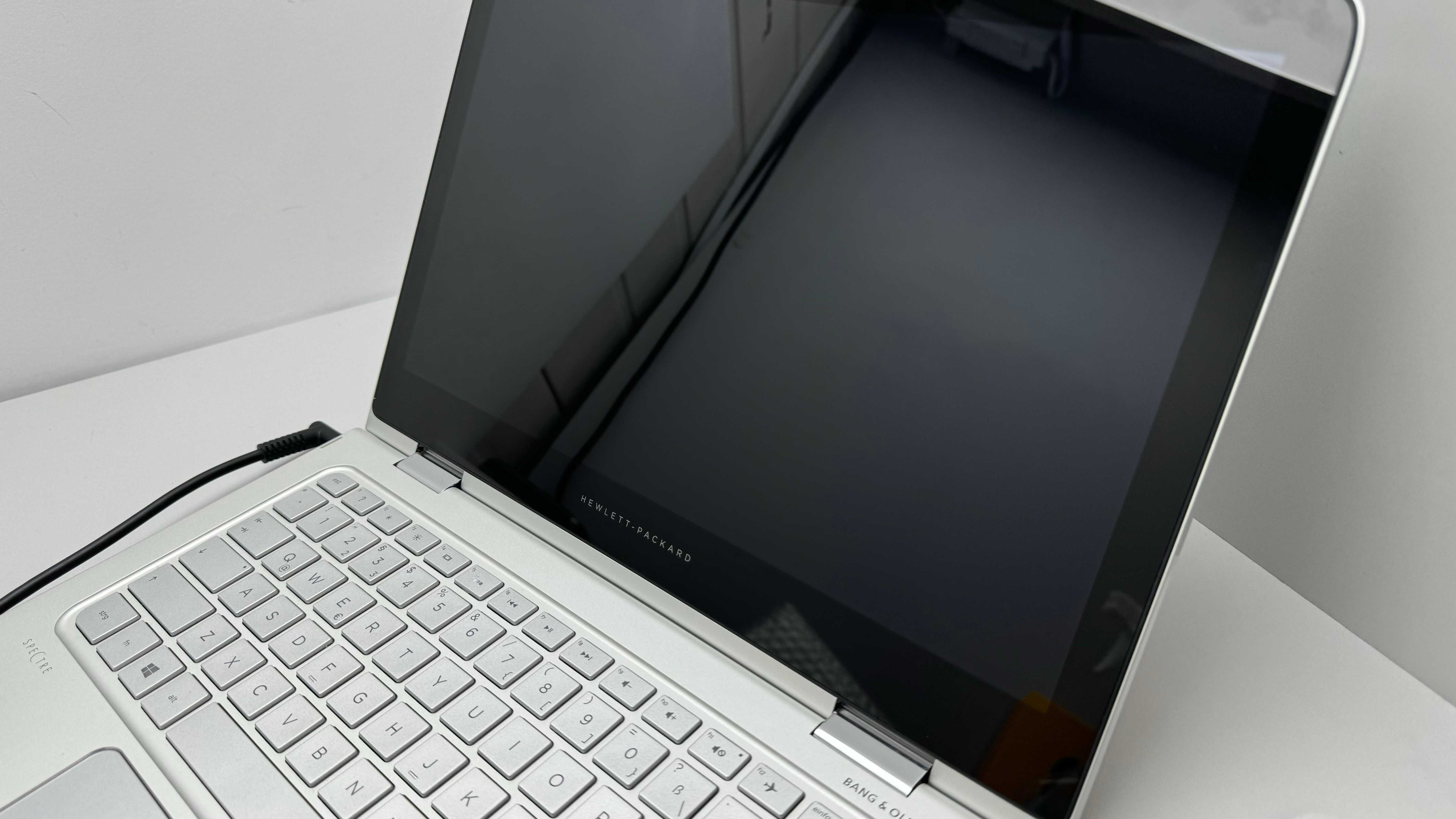 Laptop HP Spectre X360 13 i7 6500U 8/512GB SSD Qhd , b. dobry stan