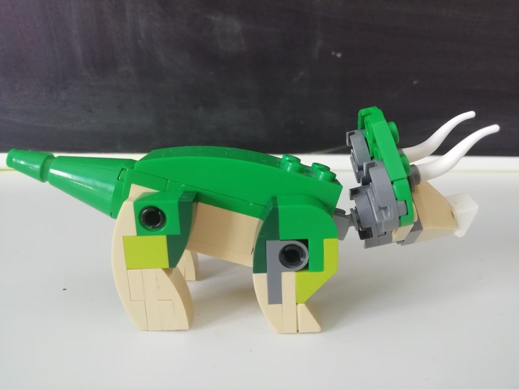 Lego jurassic, triceratops, dino