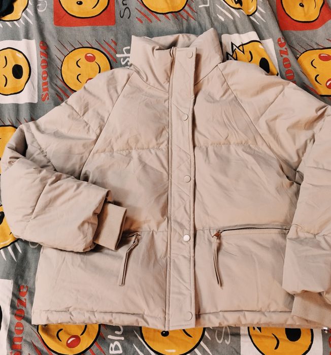 Зимова жіноча куртка