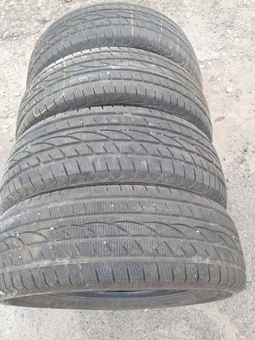 Шини зимові Aplus R18, розмір 235/60/18