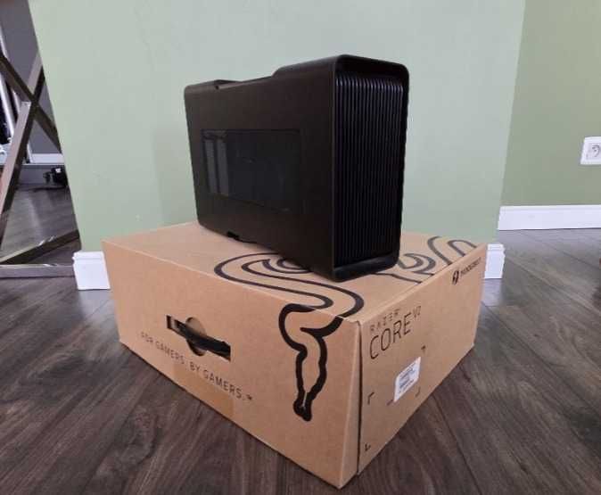 Obudowa eGPU Razer Core V2