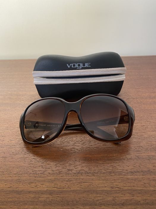 Óculos de sol da marca Vogue
