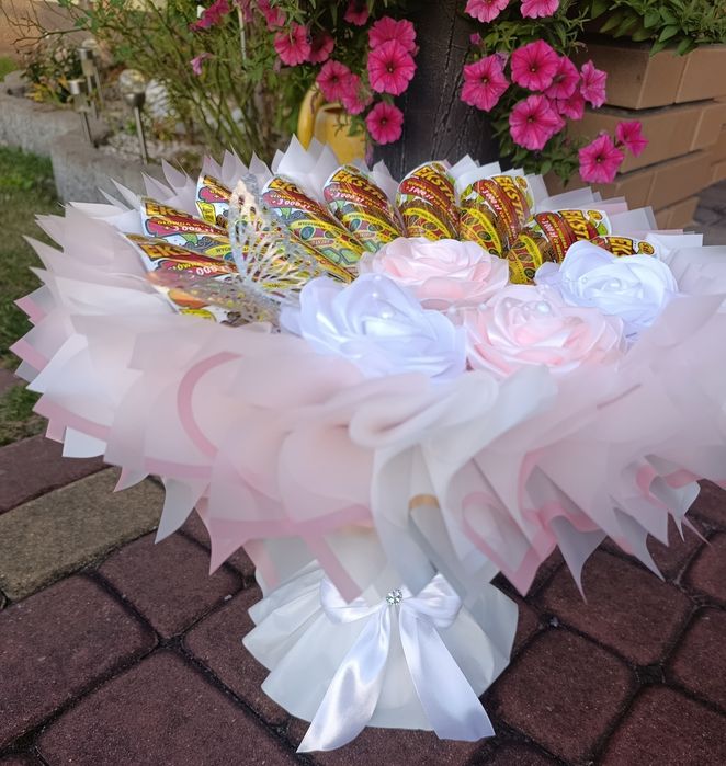 Bukiety ze zdrapkami  na ślub urodziny słodyczami