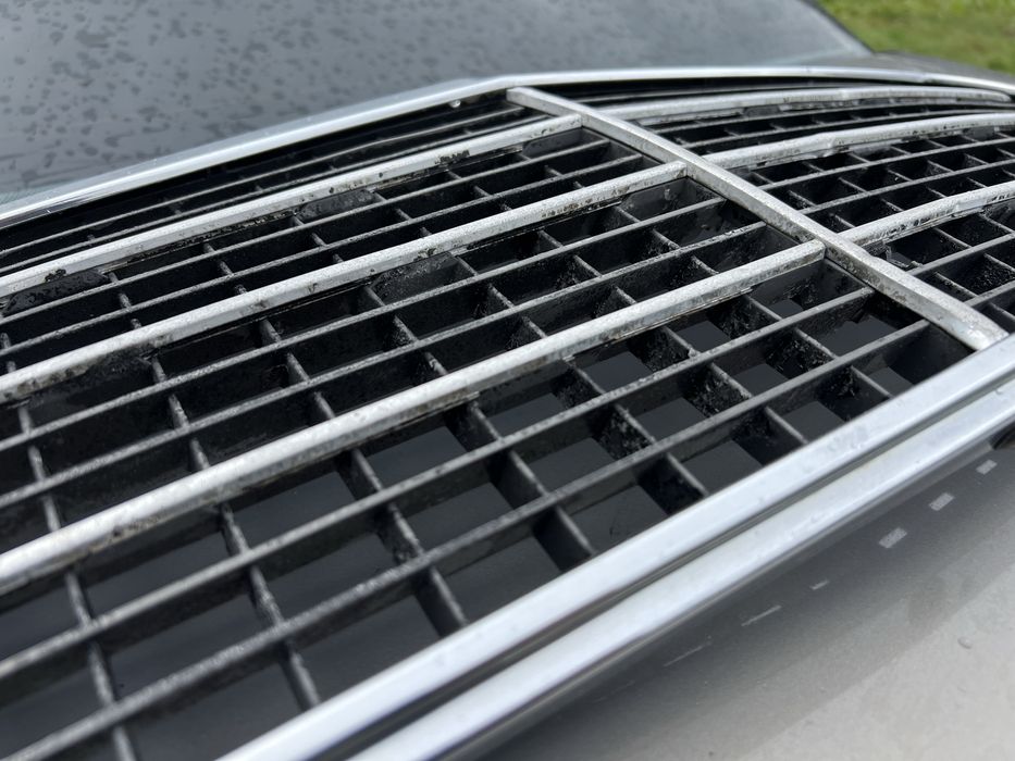 Решітка радіатора Mercedes Benz W124 E клас рестайлінг 94-95 рік