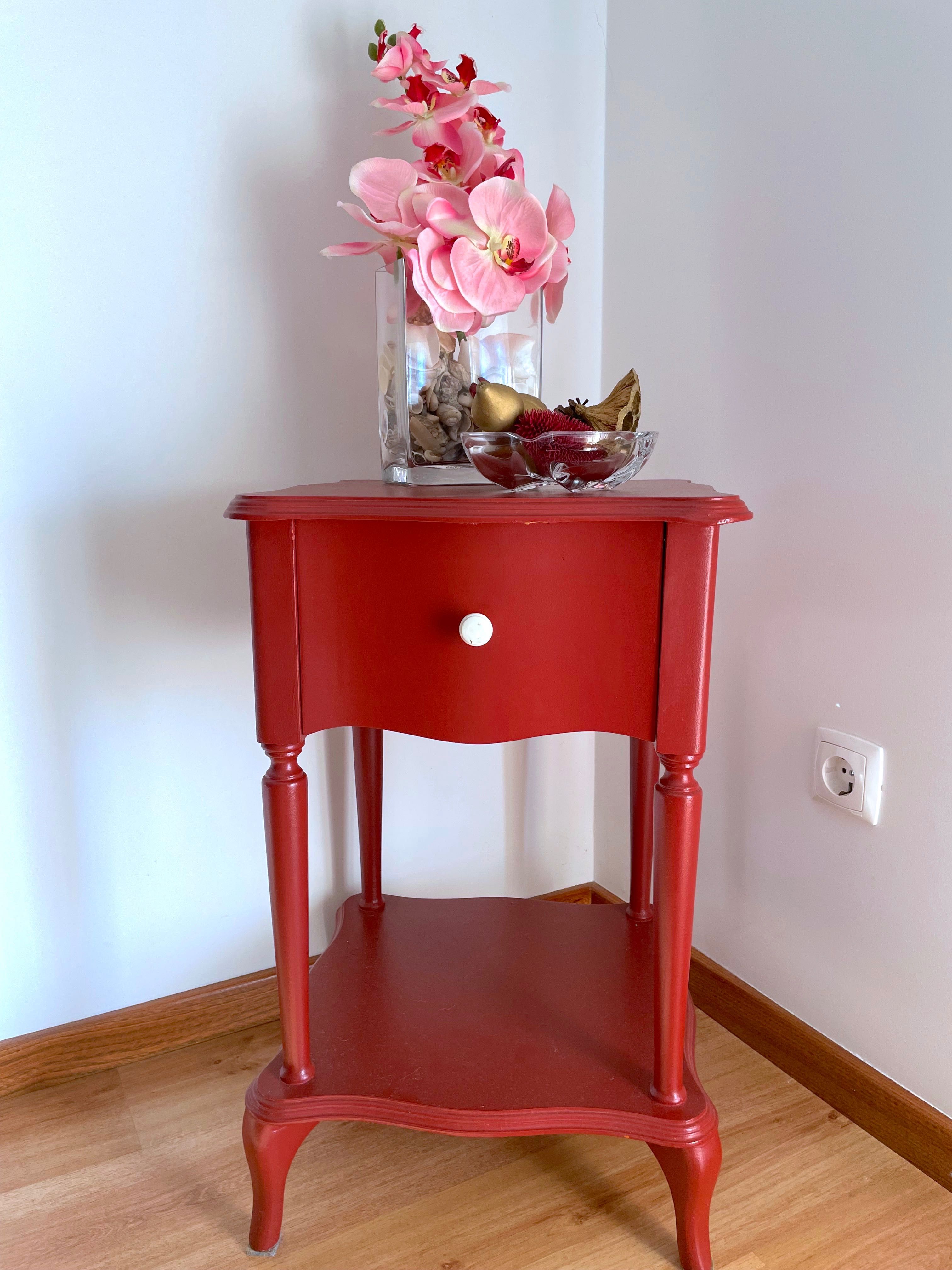 Mesa De Apoio Cabeceira Vermelho - RECUPERADO