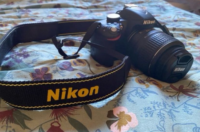 Reflex Nikon D3200 + AF-S DX 18-55mm f/3.5
