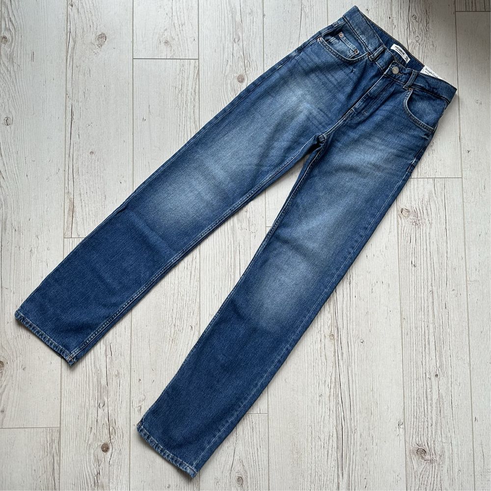 Proste jeansowe spodnie straight comfort pull&bear