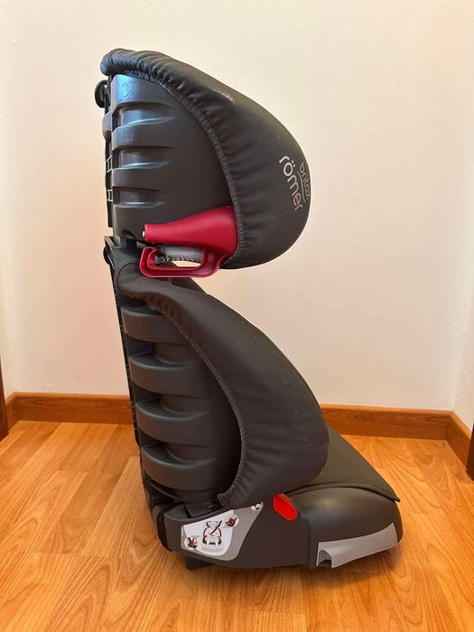 Vendo cadeira auto BRITAX-ROMER Adventure (usada) em estado boa.