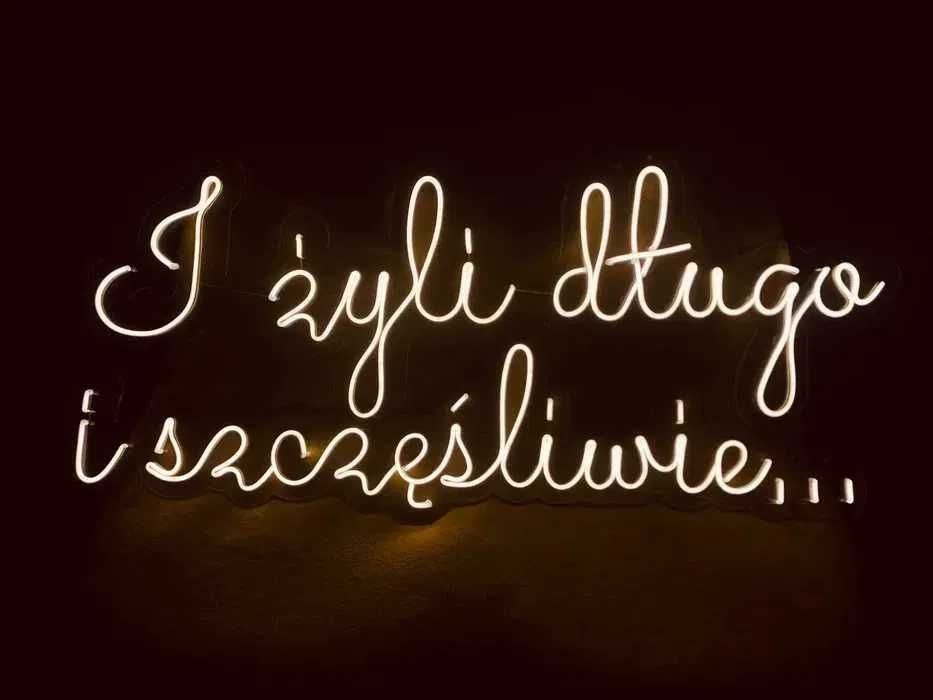 I żyli długo i szczęśliwie napis neon ledon Na skraju raju wesele ślub