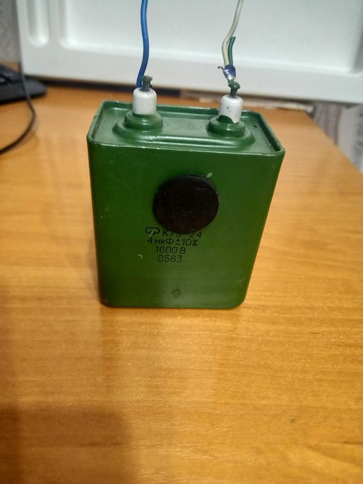 Конденсатори  К75-24 4мкФ 1600В, МБГЧ-1