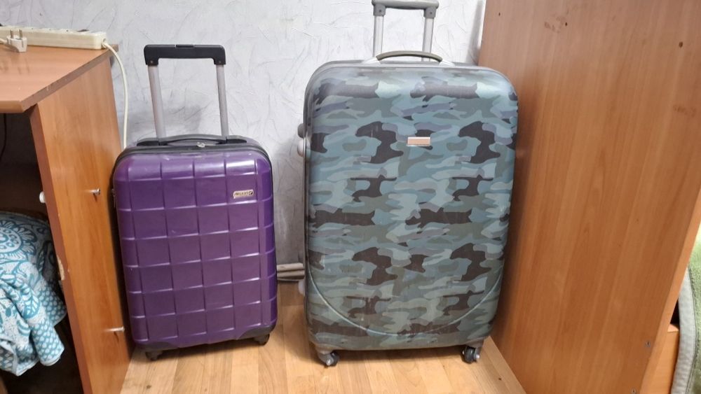 Продам Чемодан б/у