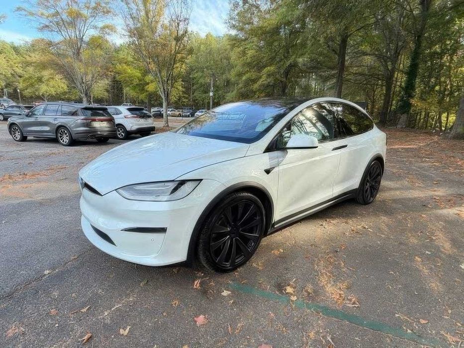 Tesla Model X Plaid      2022