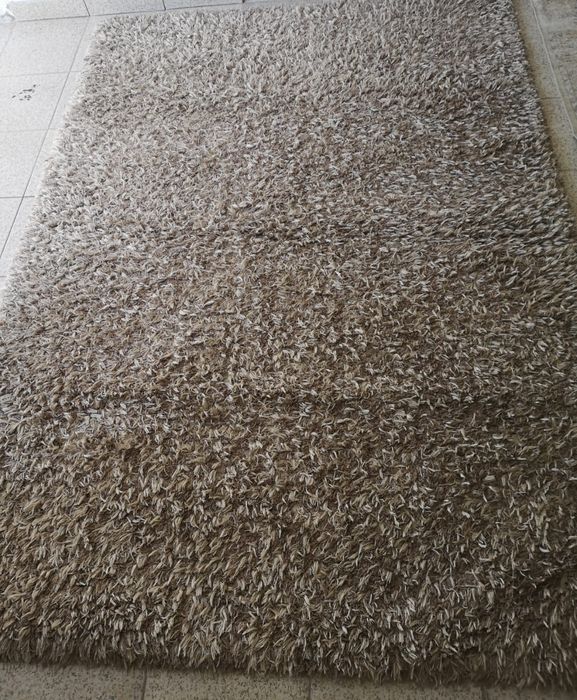 Tapete Castanho em bom estado