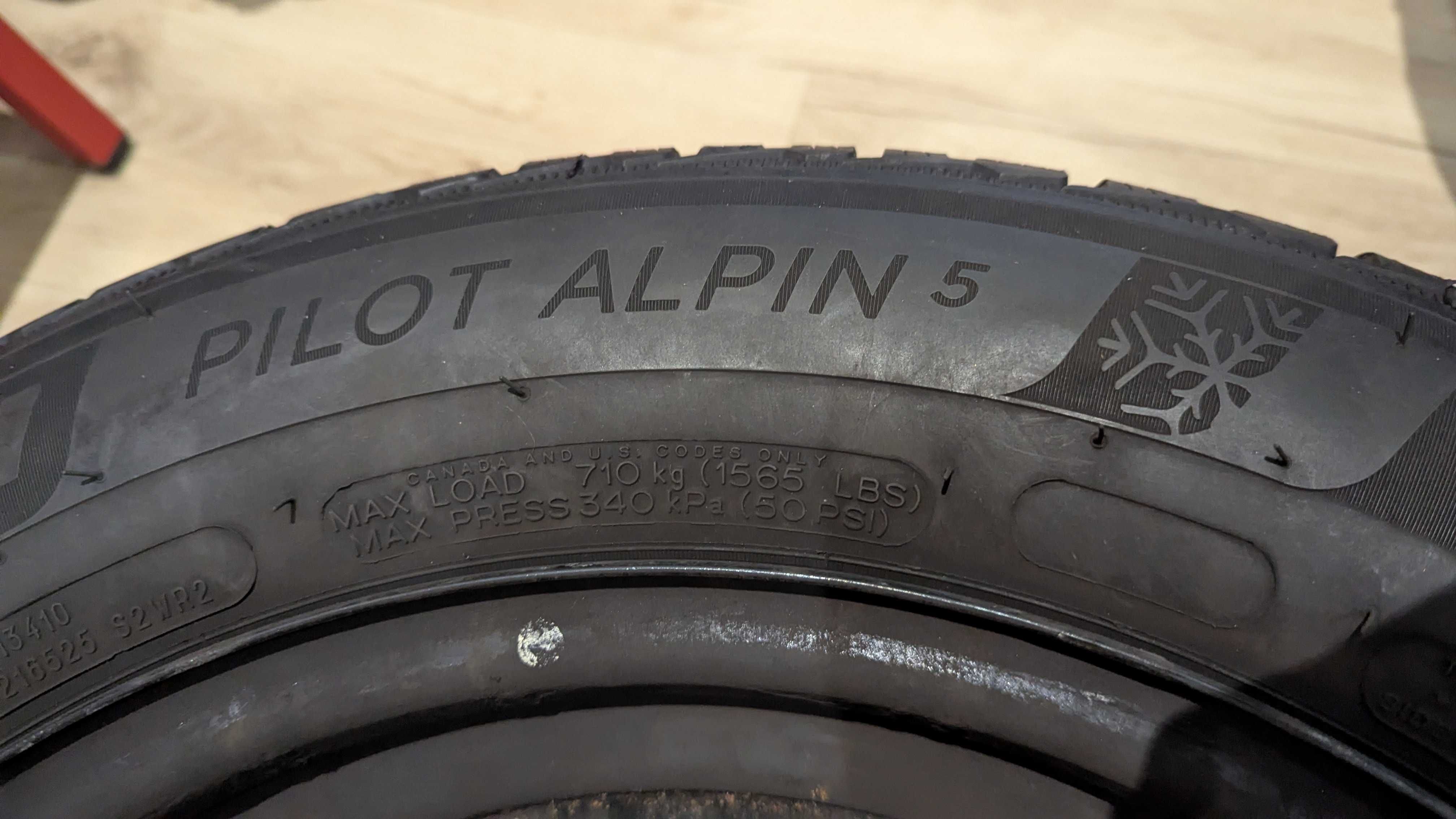 4 jantes & pneus Michelin Pilot Alpin 5 205/60 R16